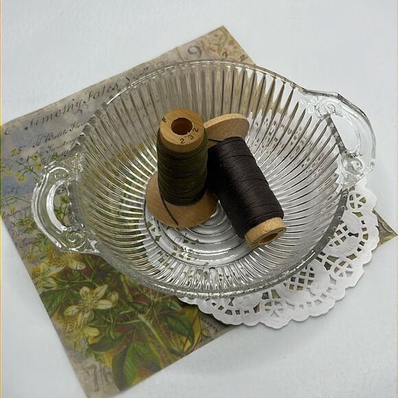 Farmhouse Clear Glass Candy Dish Bowl Side Handles 2 Earth Tone Spools of Thread - Picture 1 of 10